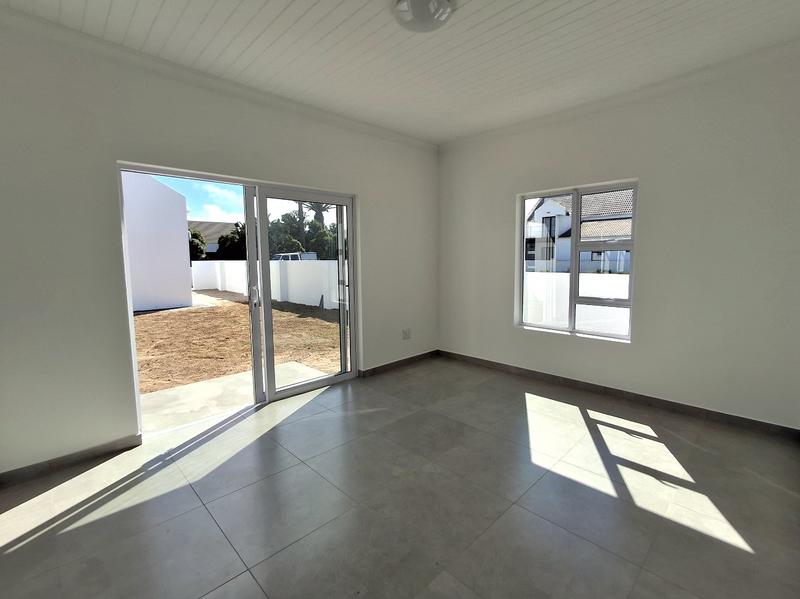 3 Bedroom Property for Sale in Golden Mile Western Cape